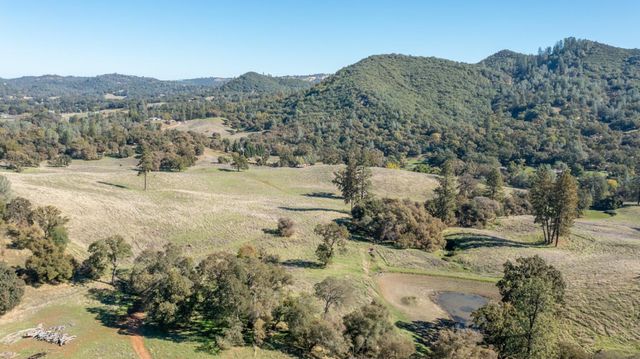 5700 Semor Dr, Shingle Springs, CA 95682