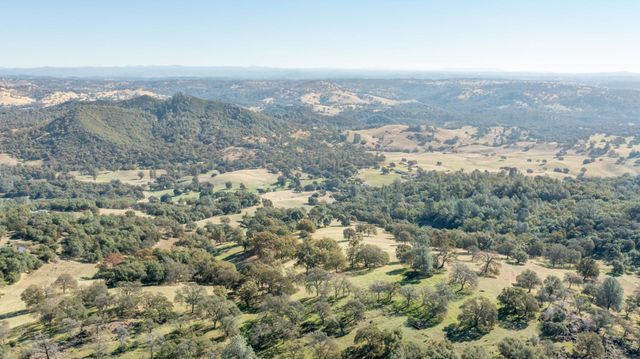 5700 Semor Dr, Shingle Springs, CA 95682