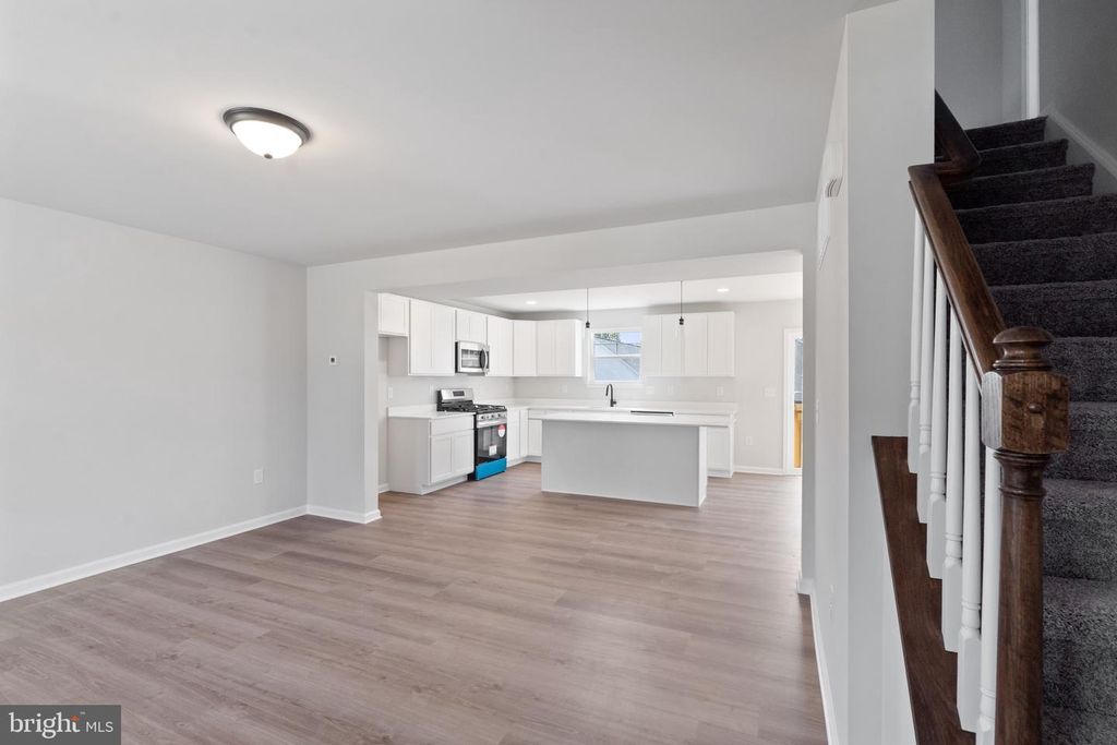 414 VANNEMAN AVE, Swedesboro, NJ 08085