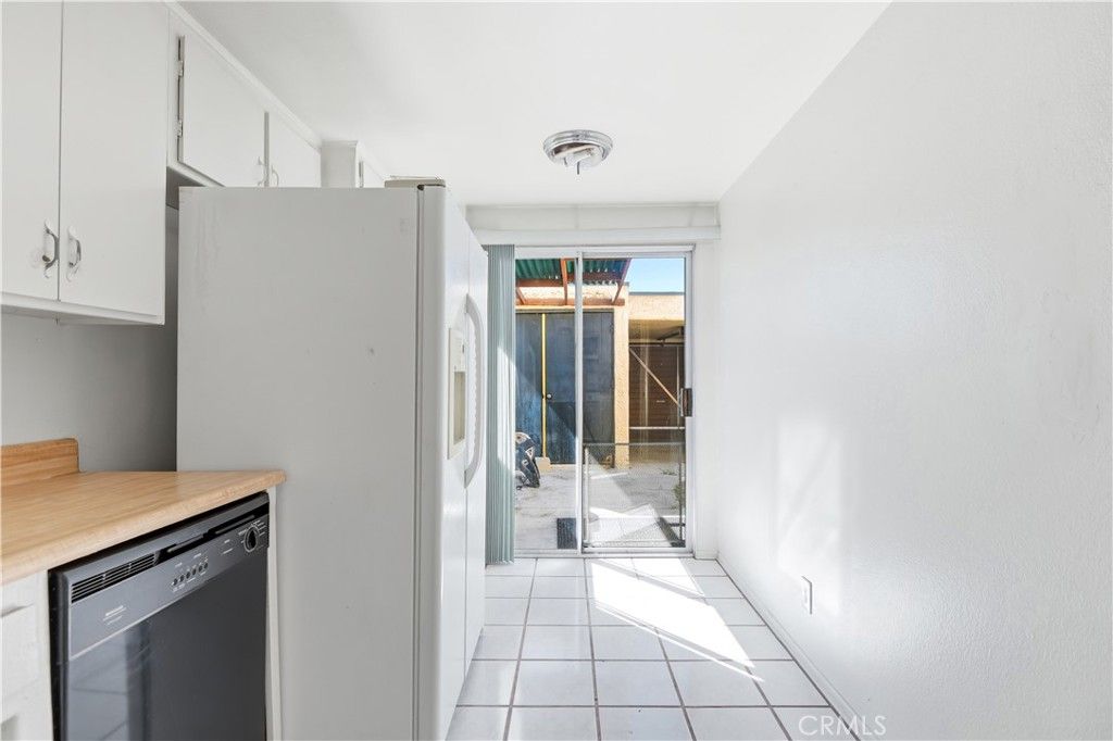 Image 12 of property listing at 16715 Vanowen, Van Nuys, CA 91406