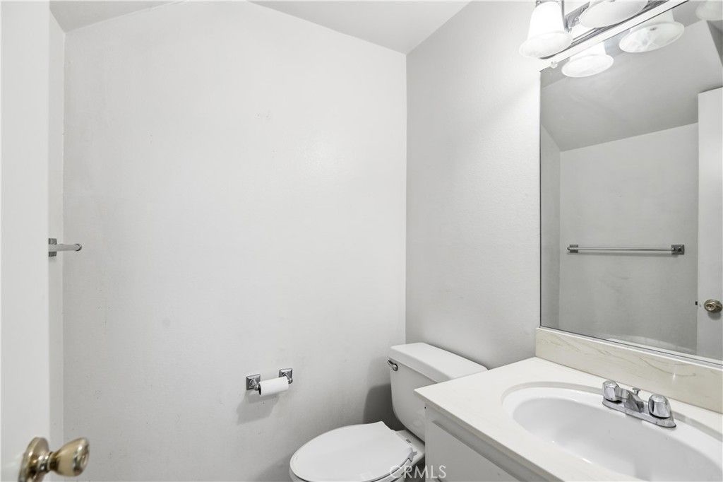 Image 14 of property listing at 16715 Vanowen, Van Nuys, CA 91406