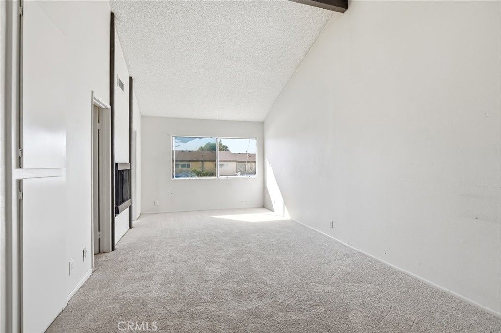 Image 15 of property listing at 16715 Vanowen, Van Nuys, CA 91406