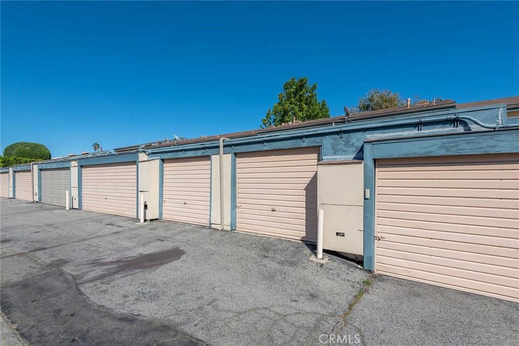 Image 20 of property listing at 16715 Vanowen, Van Nuys, CA 91406