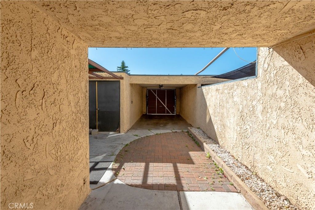 Image 21 of property listing at 16715 Vanowen, Van Nuys, CA 91406