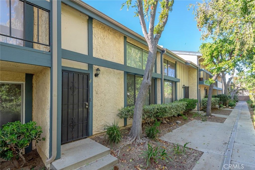 Image 4 of property listing at 16715 Vanowen, Van Nuys, CA 91406