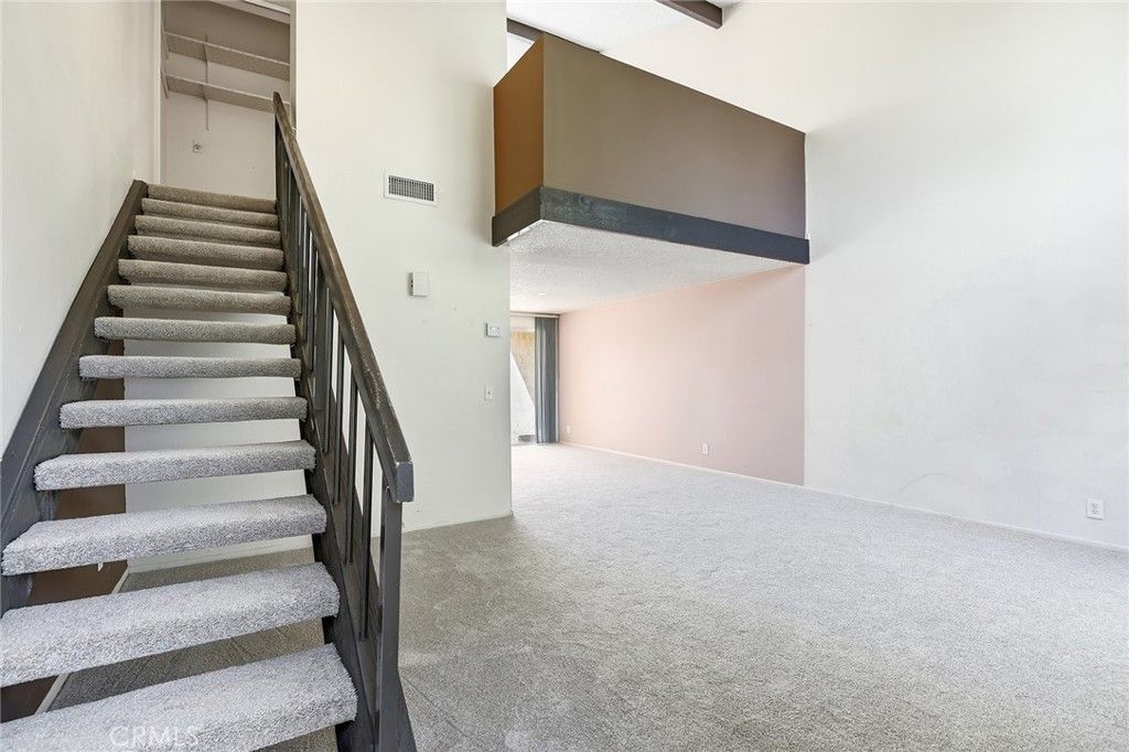 Image 5 of property listing at 16715 Vanowen, Van Nuys, CA 91406