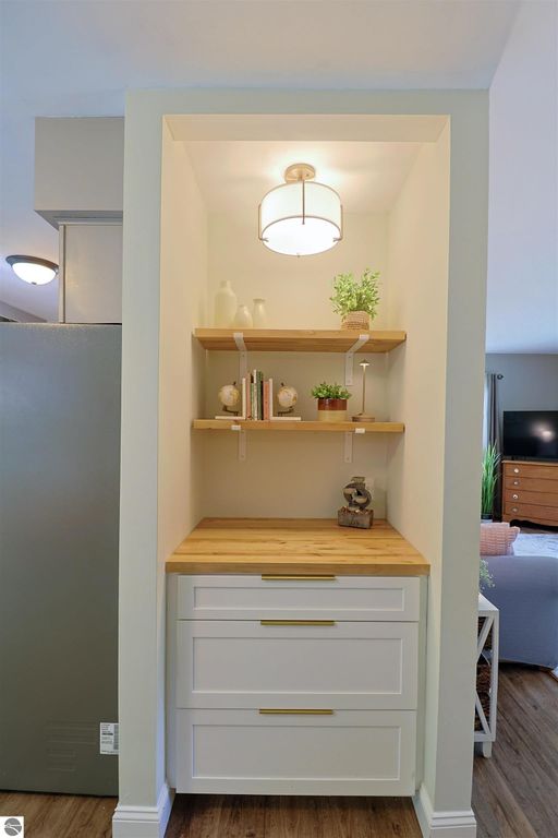 Image 10 of property listing at 5190 S Vandecar Road, Mt Pleasant, MI 48858