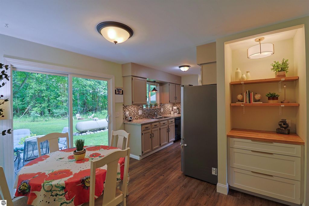 Image 8 of property listing at 5190 S Vandecar Road, Mt Pleasant, MI 48858