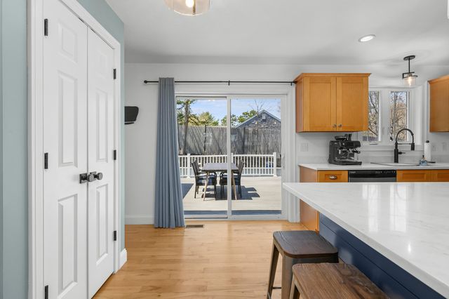 8 Lakeway Lane, Harwich, MA 02645