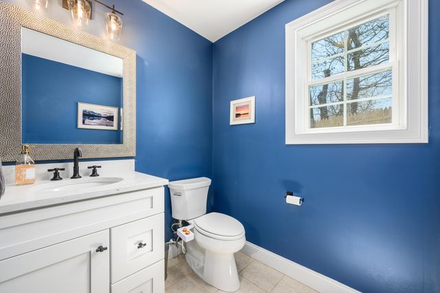 8 Lakeway Lane, Harwich, MA 02645