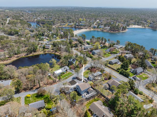 8 Lakeway Lane, Harwich, MA 02645