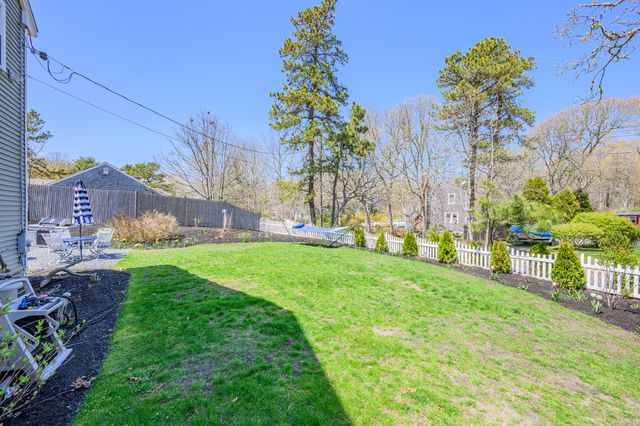8 Lakeway Lane, Harwich, MA 02645