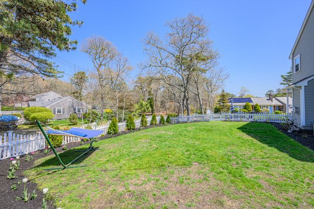 8 Lakeway Lane, Harwich, MA 02645