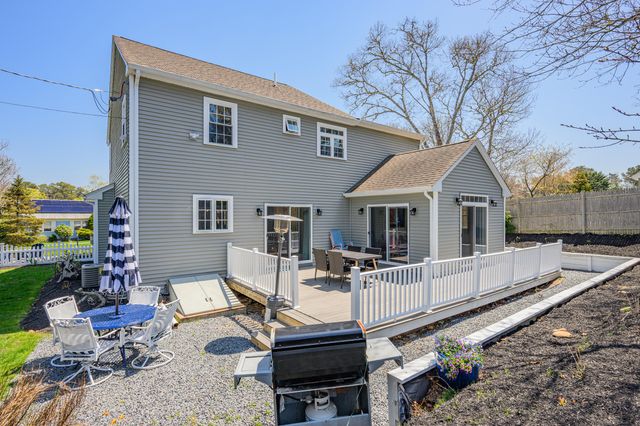 8 Lakeway Lane, Harwich, MA 02645