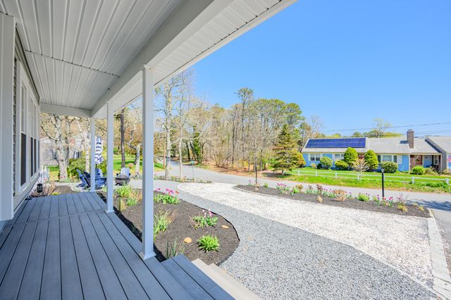 8 Lakeway Lane, Harwich, MA 02645