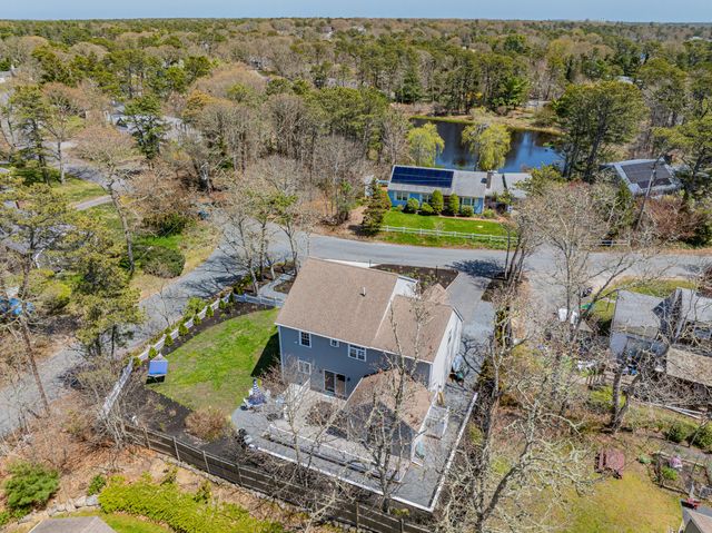 8 Lakeway Lane, Harwich, MA 02645