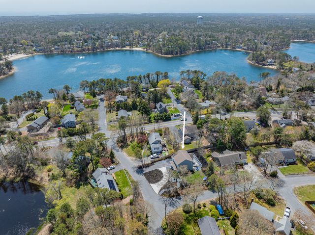 8 Lakeway Lane, Harwich, MA 02645