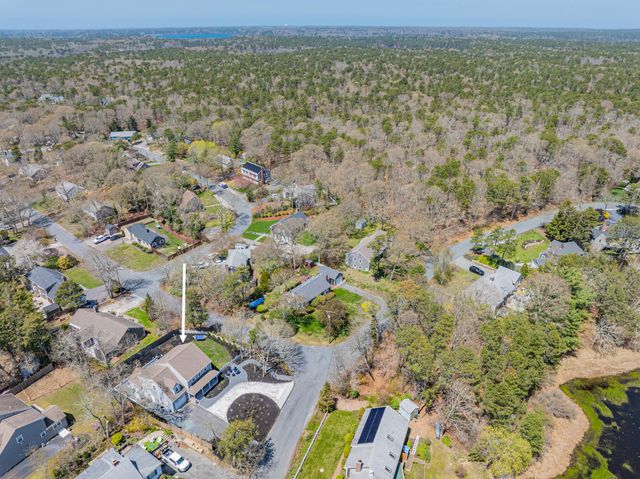 8 Lakeway Lane, Harwich, MA 02645