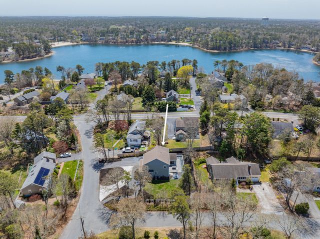 8 Lakeway Lane, Harwich, MA 02645