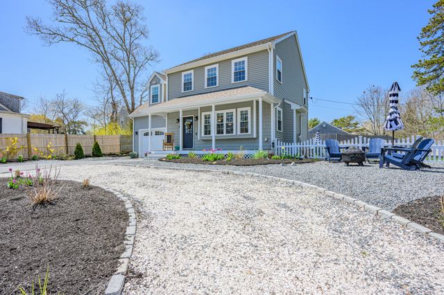 8 Lakeway Lane, Harwich, MA 02645