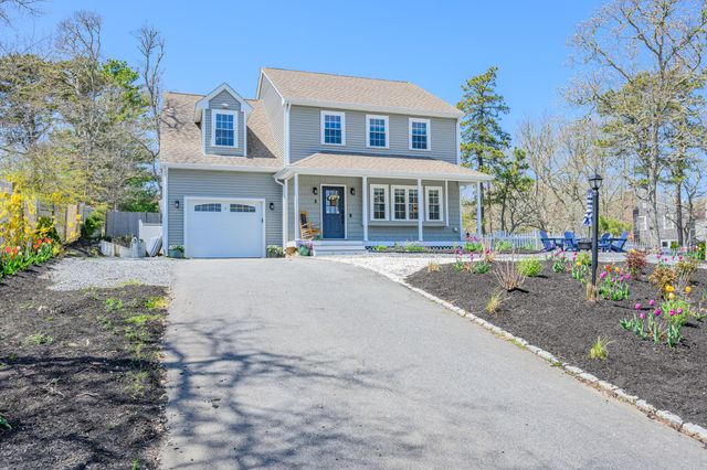 8 Lakeway Lane, Harwich, MA 02645