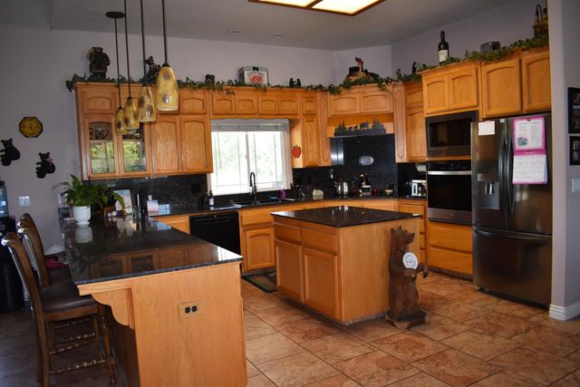 16398 Anaconda Road, Madera, CA 93636