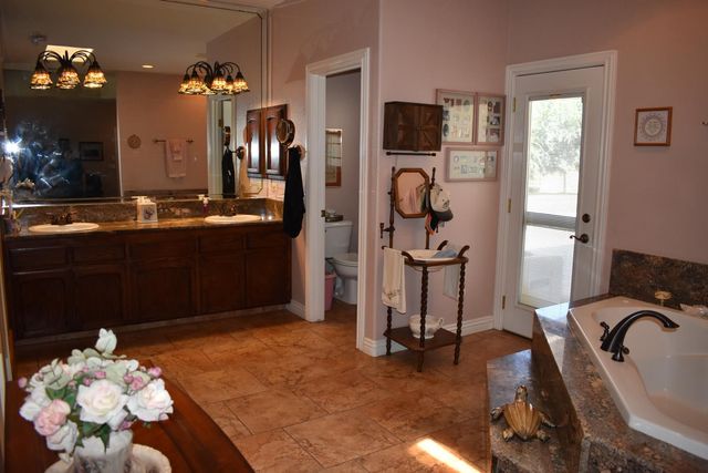 16398 Anaconda Road, Madera, CA 93636