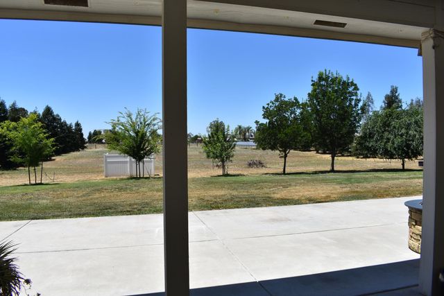 16398 Anaconda Road, Madera, CA 93636