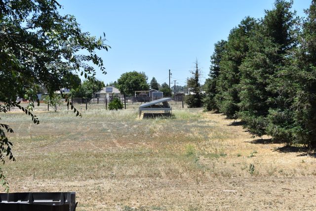 16398 Anaconda Road, Madera, CA 93636
