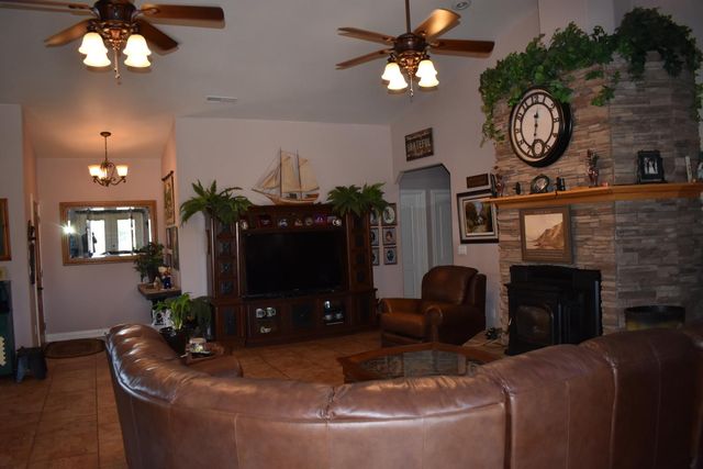 16398 Anaconda Road, Madera, CA 93636