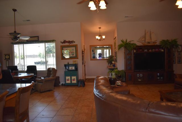 16398 Anaconda Road, Madera, CA 93636