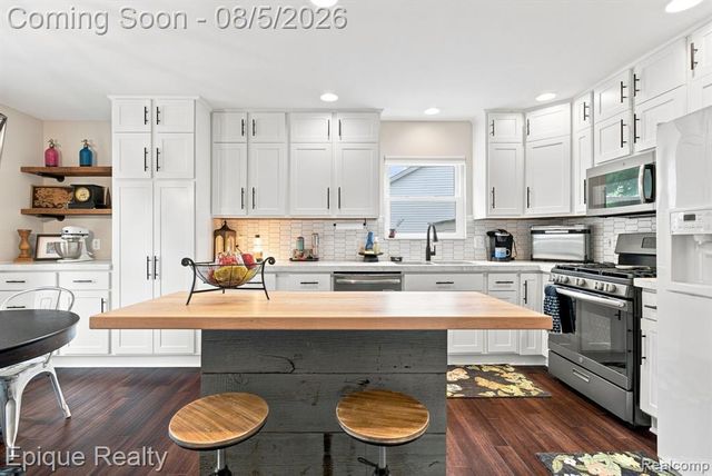 25 Melvin J Court, Oxford, MI 48371