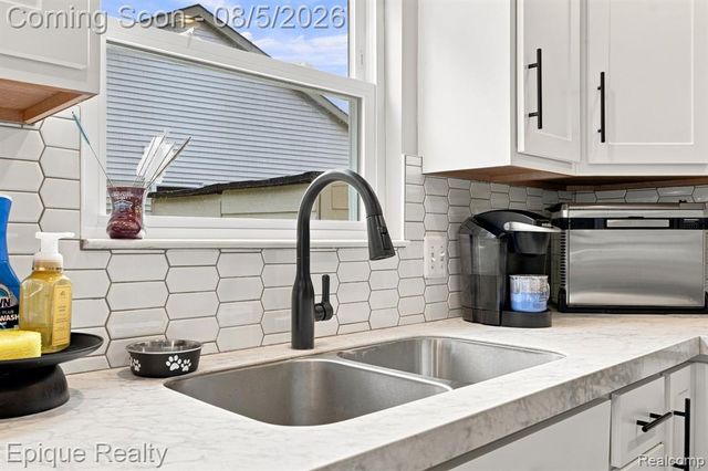 25 Melvin J Court, Oxford, MI 48371