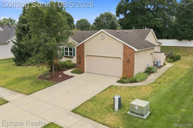25 Melvin J Court, Oxford, MI 48371