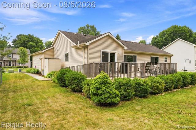 25 Melvin J Court, Oxford, MI 48371