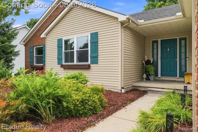 25 Melvin J Court, Oxford, MI 48371