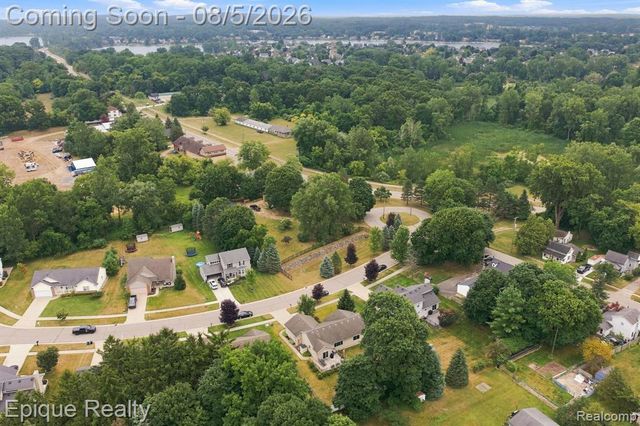 25 Melvin J Court, Oxford, MI 48371