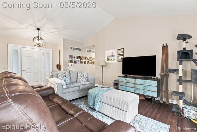25 Melvin J Court, Oxford, MI 48371