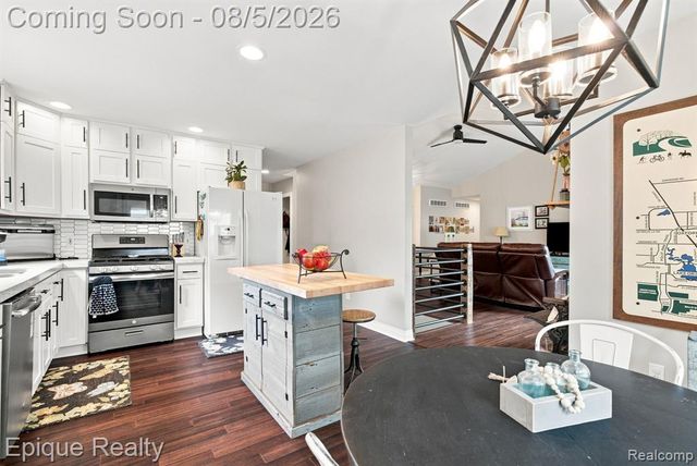 25 Melvin J Court, Oxford, MI 48371