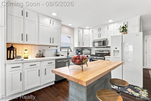25 Melvin J Court, Oxford, MI 48371