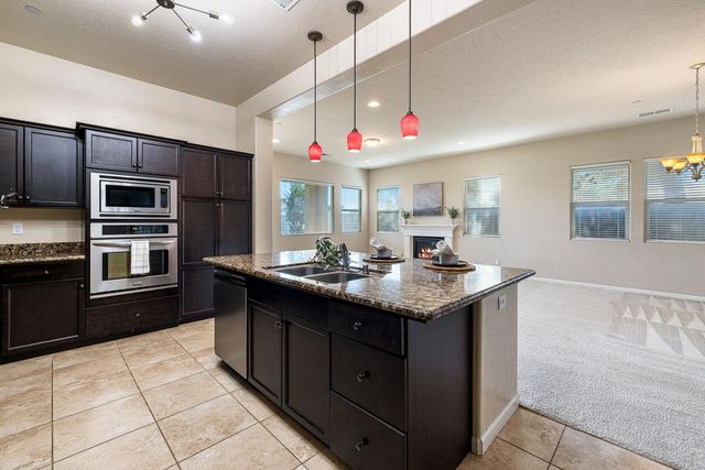 10612 N Dearing Avenue, Fresno, CA 93730