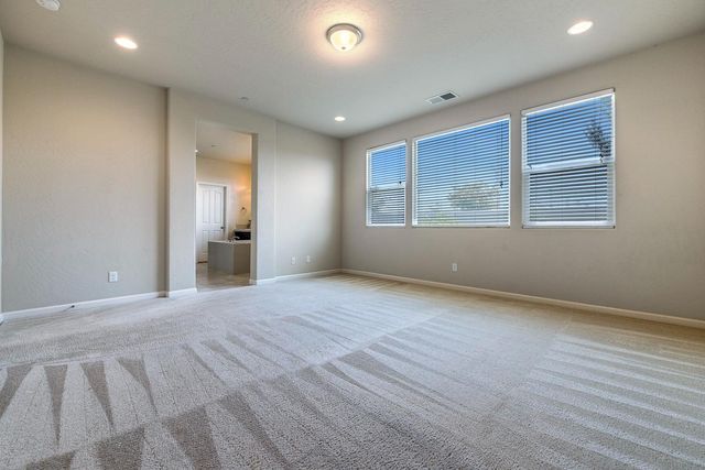 10612 N Dearing Avenue, Fresno, CA 93730