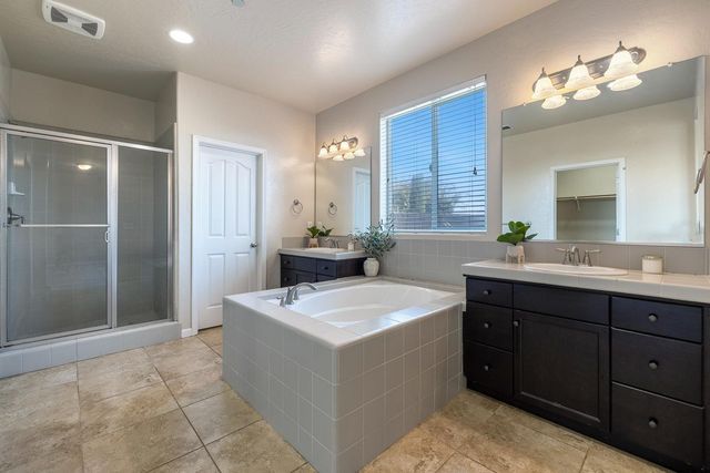 10612 N Dearing Avenue, Fresno, CA 93730