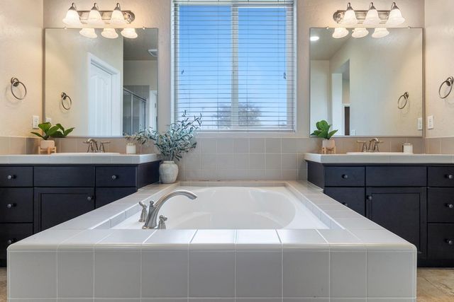 10612 N Dearing Avenue, Fresno, CA 93730