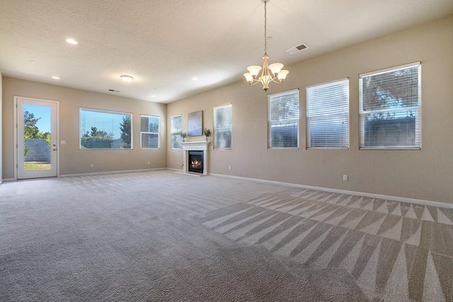 10612 N Dearing Avenue, Fresno, CA 93730