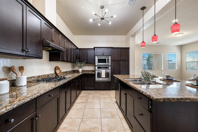 10612 N Dearing Avenue, Fresno, CA 93730