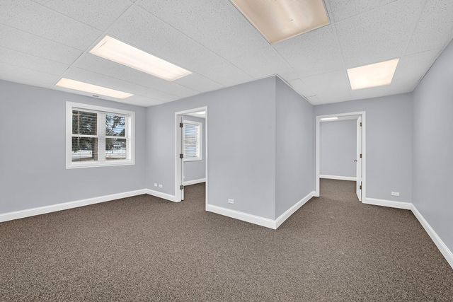 29W030 Main Street 202, Warrenville, IL 61087
