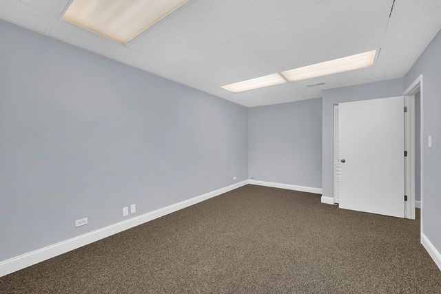 29W030 Main Street 202, Warrenville, IL 61087