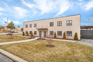 29W030 Main Street 202, Warrenville, IL 61087