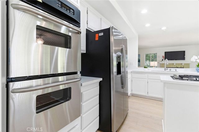 28360 Easton Lane, Saugus, CA 91350